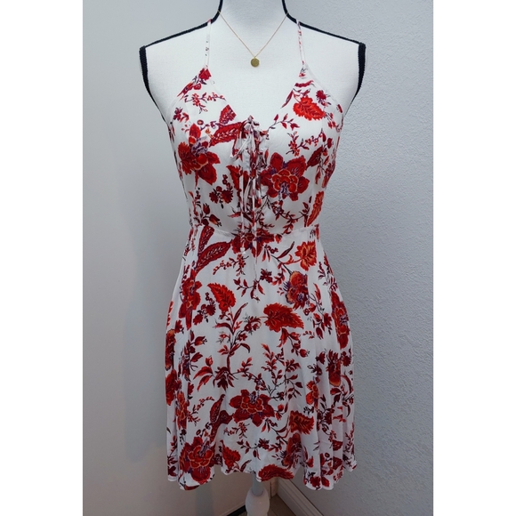 Forever 21 Dresses & Skirts - Forever 21 Red floral mini dress Size M